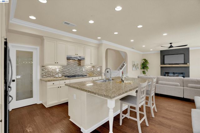 8012 Westport Cir, Discovery Bay, CA 94505