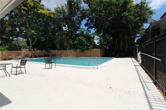 201 POINSETTIA PINE COURT 202, Tampa, FL 33612