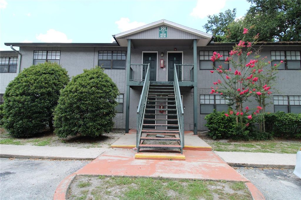 201 POINSETTIA PINE COURT 202, Tampa, FL 33612