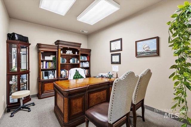5513 N Glenwood 2, Garden City, ID 83714