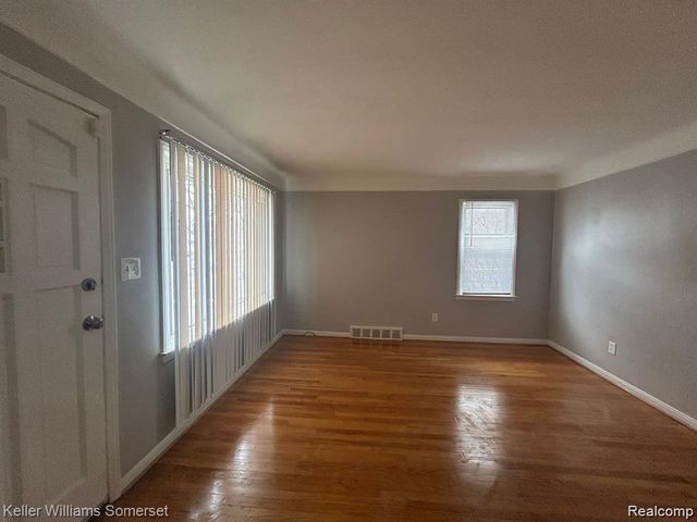 18458 Lennane, Redford, MI 48240