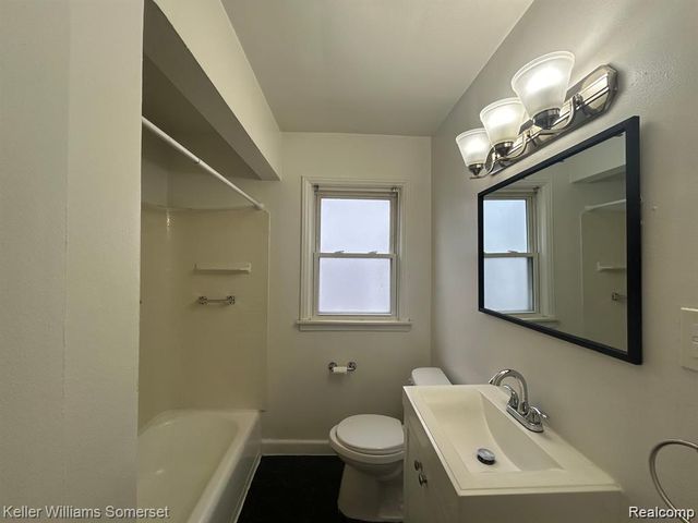 18458 Lennane, Redford, MI 48240