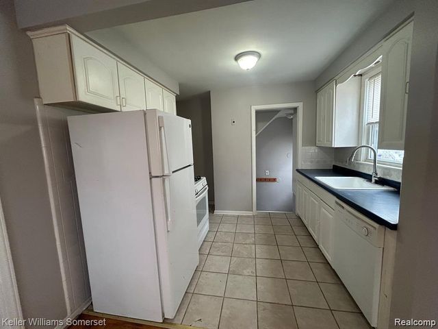 18458 Lennane, Redford, MI 48240