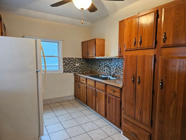 214 Franklin Avenue, Waukegan, IL 60085