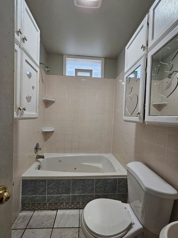 214 Franklin Avenue, Waukegan, IL 60085