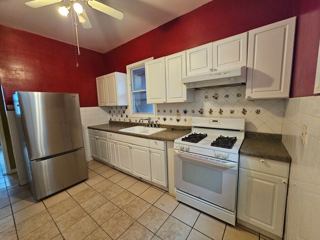 214 Franklin Avenue, Waukegan, IL 60085