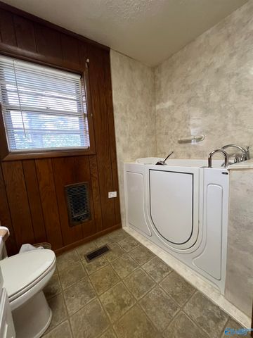 33 Sand Mountain Drive, Rainsville, AL 35986