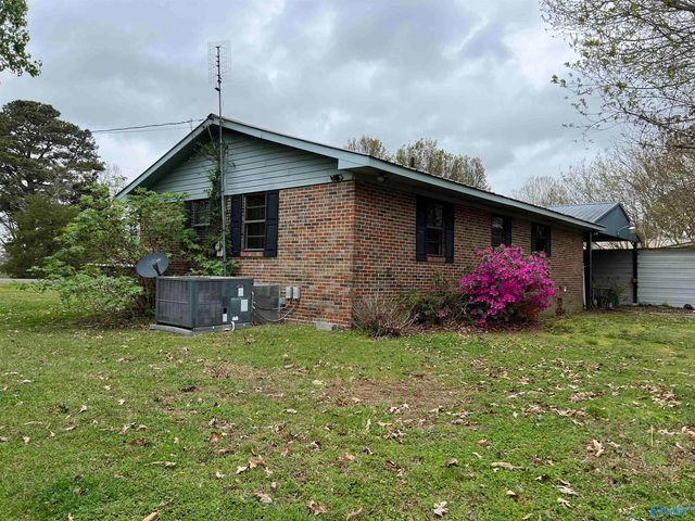 33 Sand Mountain Drive, Rainsville, AL 35986