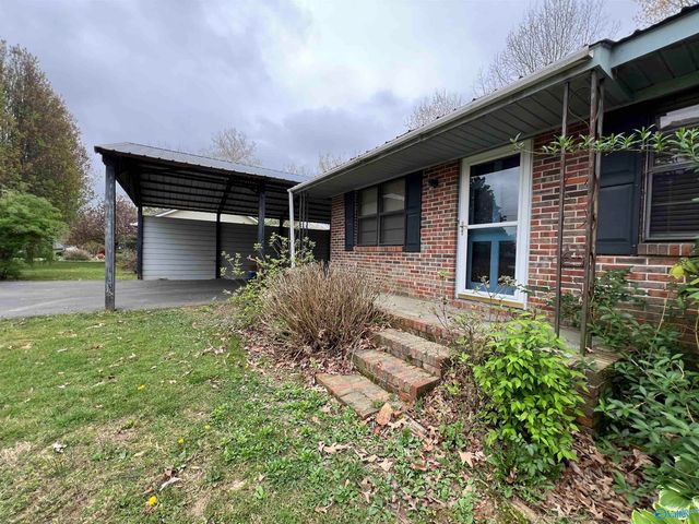 33 Sand Mountain Drive, Rainsville, AL 35986