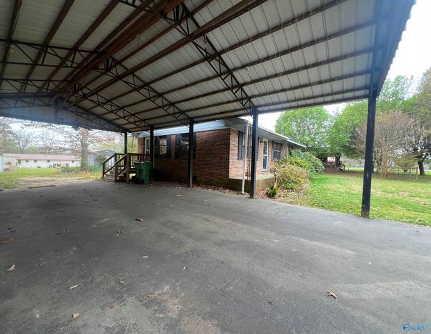 33 Sand Mountain Drive, Rainsville, AL 35986