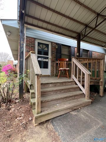 33 Sand Mountain Drive, Rainsville, AL 35986