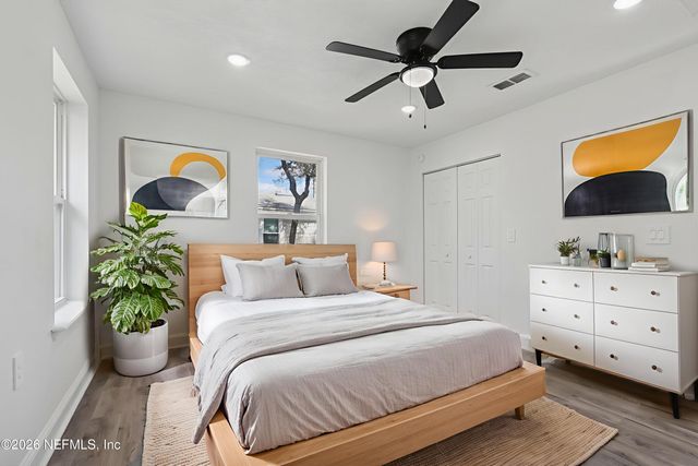 1022 PENMAN Road, Jacksonville Beach, FL 32250