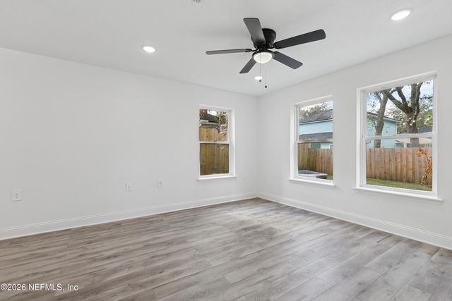 1022 PENMAN Road, Jacksonville Beach, FL 32250