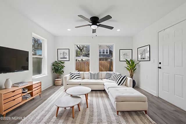 1022 PENMAN Road, Jacksonville Beach, FL 32250