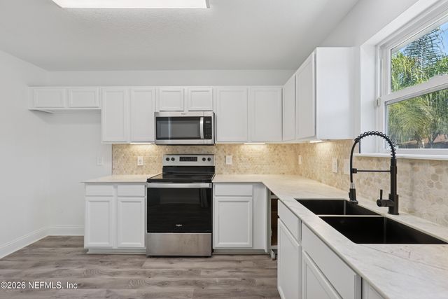 1022 PENMAN Road, Jacksonville Beach, FL 32250