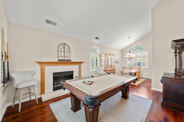 5820 Devon Dr, Rocklin, CA 95765