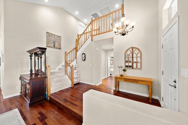 5820 Devon Dr, Rocklin, CA 95765