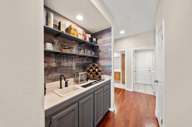 5820 Devon Dr, Rocklin, CA 95765