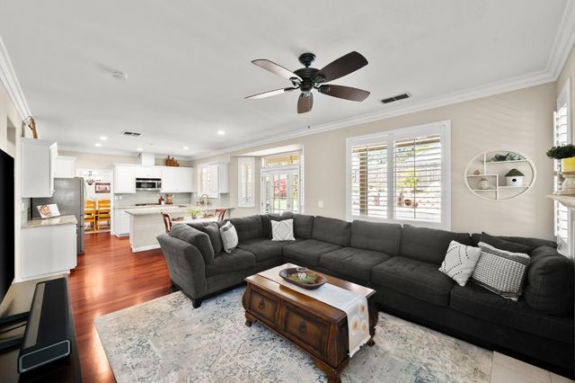 5820 Devon Dr, Rocklin, CA 95765