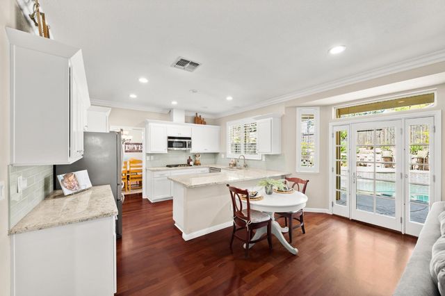 5820 Devon Dr, Rocklin, CA 95765