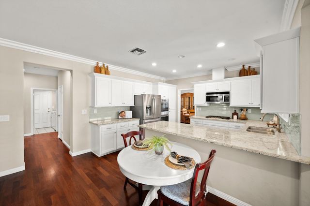 5820 Devon Dr, Rocklin, CA 95765