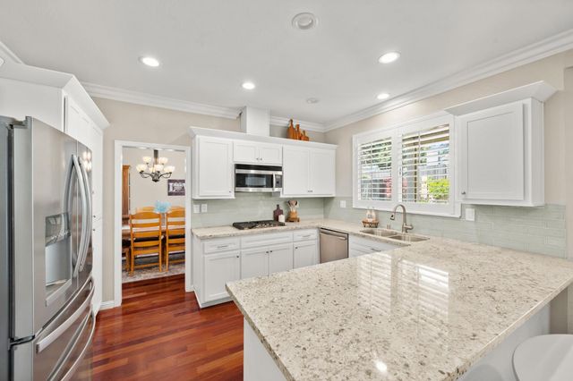 5820 Devon Dr, Rocklin, CA 95765