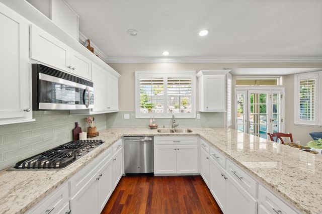 5820 Devon Dr, Rocklin, CA 95765