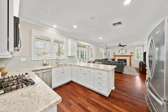 5820 Devon Dr, Rocklin, CA 95765