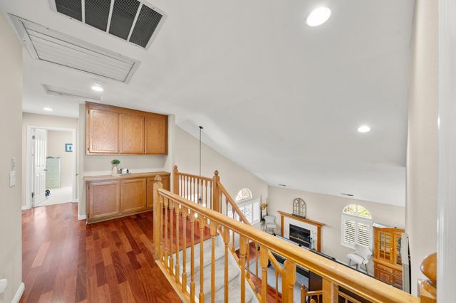 5820 Devon Dr, Rocklin, CA 95765