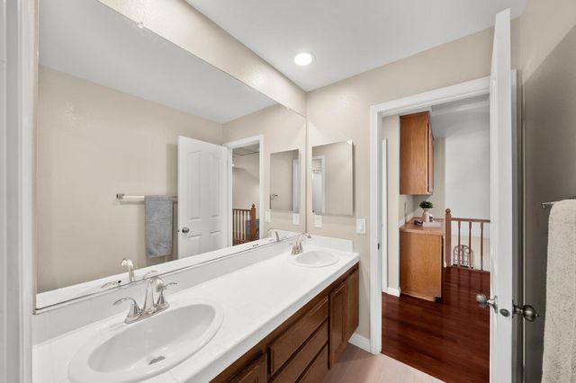 5820 Devon Dr, Rocklin, CA 95765