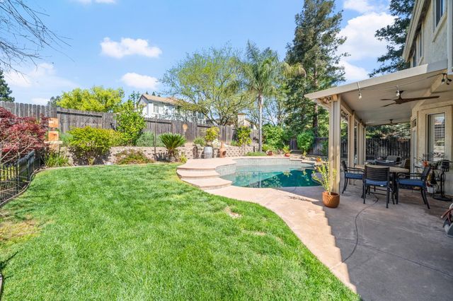 5820 Devon Dr, Rocklin, CA 95765