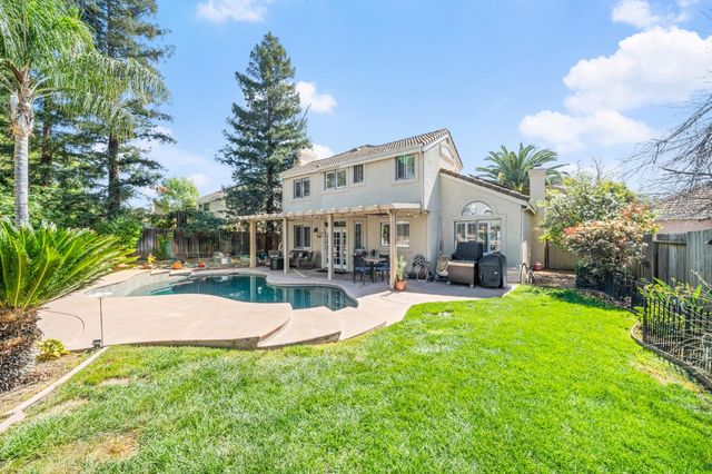 5820 Devon Dr, Rocklin, CA 95765