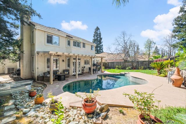 5820 Devon Dr, Rocklin, CA 95765