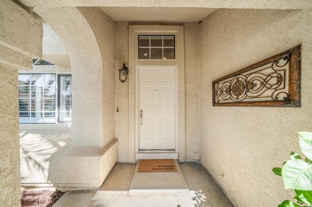 5820 Devon Dr, Rocklin, CA 95765