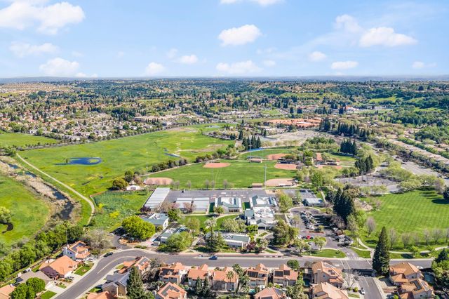 5820 Devon Dr, Rocklin, CA 95765