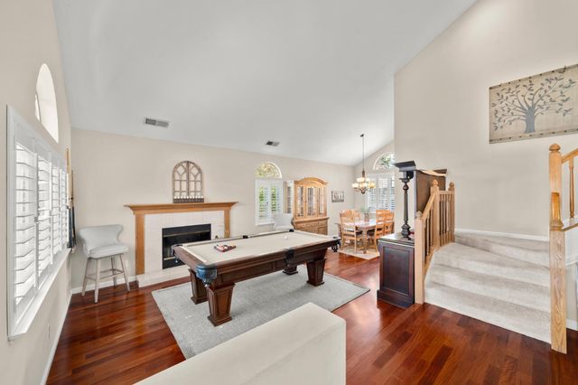 5820 Devon Dr, Rocklin, CA 95765