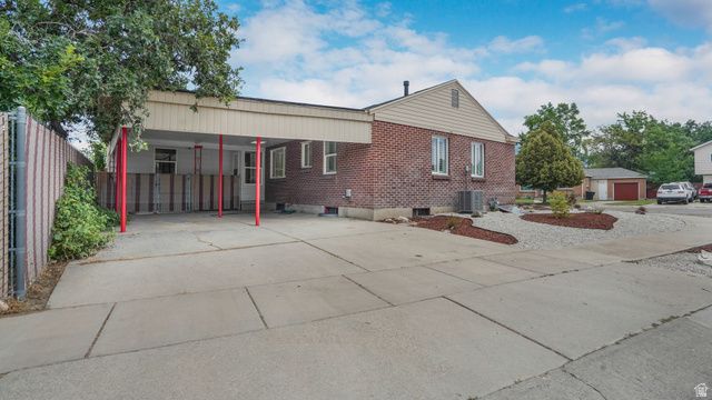 361 E MCMILLAN LN, Murray, UT 84107