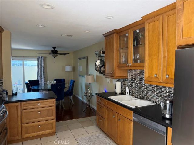 80 Almador, Irvine, CA 92614