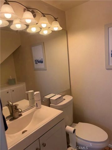 80 Almador, Irvine, CA 92614