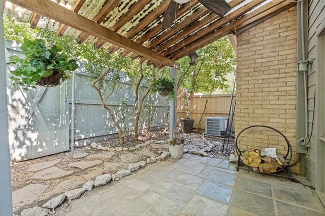 7452 E Northwest Highway 123, Dallas, TX 75231