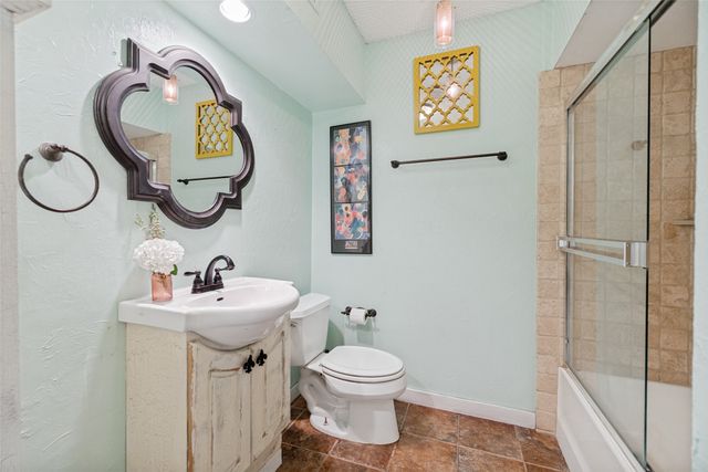 7452 E Northwest Highway 123, Dallas, TX 75231