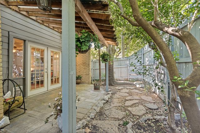 7452 E Northwest Highway 123, Dallas, TX 75231