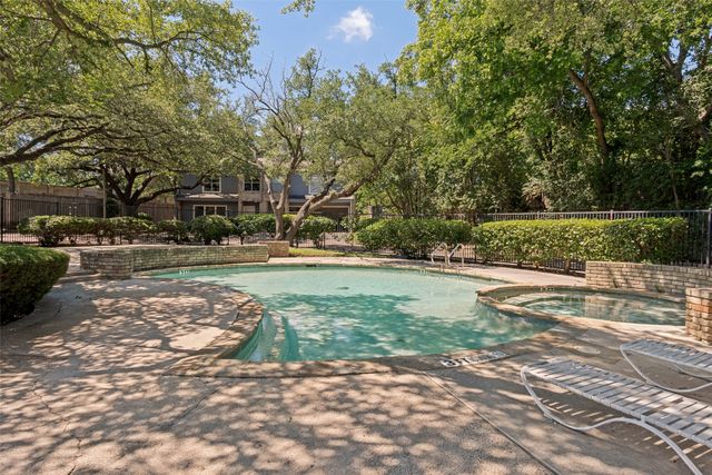 7452 E Northwest Highway 123, Dallas, TX 75231
