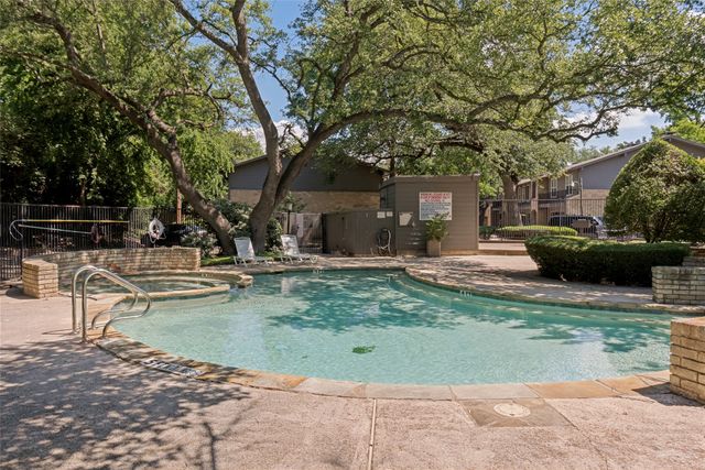 7452 E Northwest Highway 123, Dallas, TX 75231