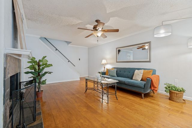 7452 E Northwest Highway 123, Dallas, TX 75231