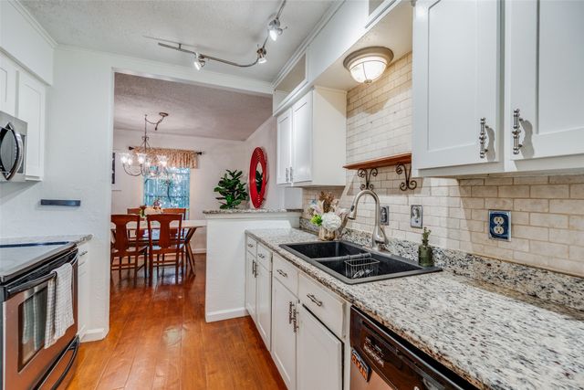 7452 E Northwest Highway 123, Dallas, TX 75231