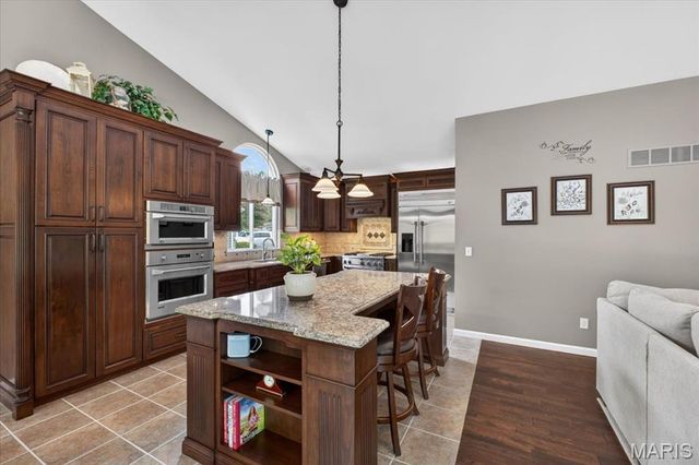 948 Emerald Oaks Court, Eureka, MO 63025