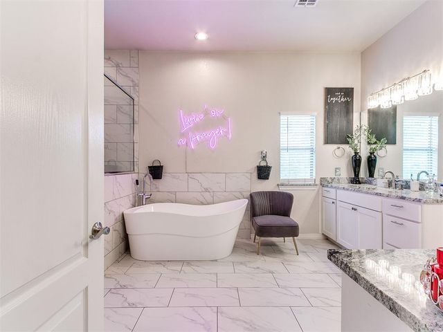 4205 Hidden Lake Circle, Moore, OK 73160