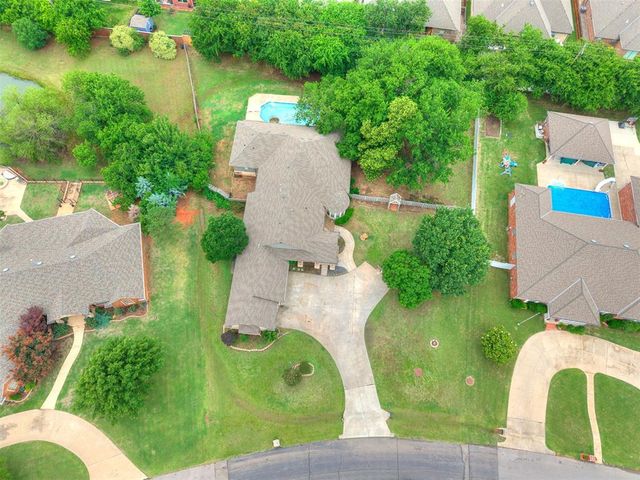 4205 Hidden Lake Circle, Moore, OK 73160