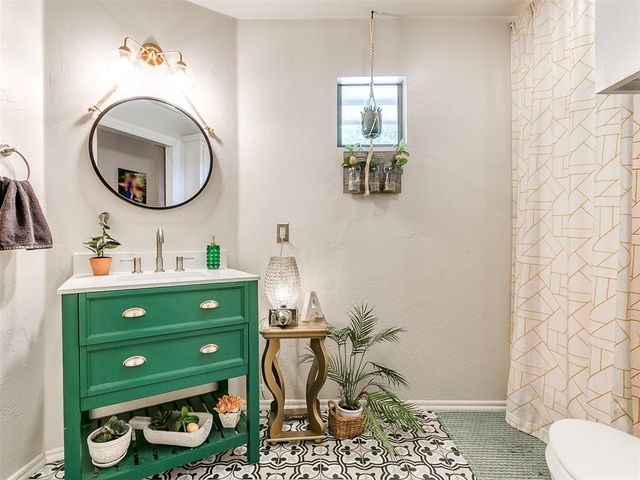 4205 Hidden Lake Circle, Moore, OK 73160